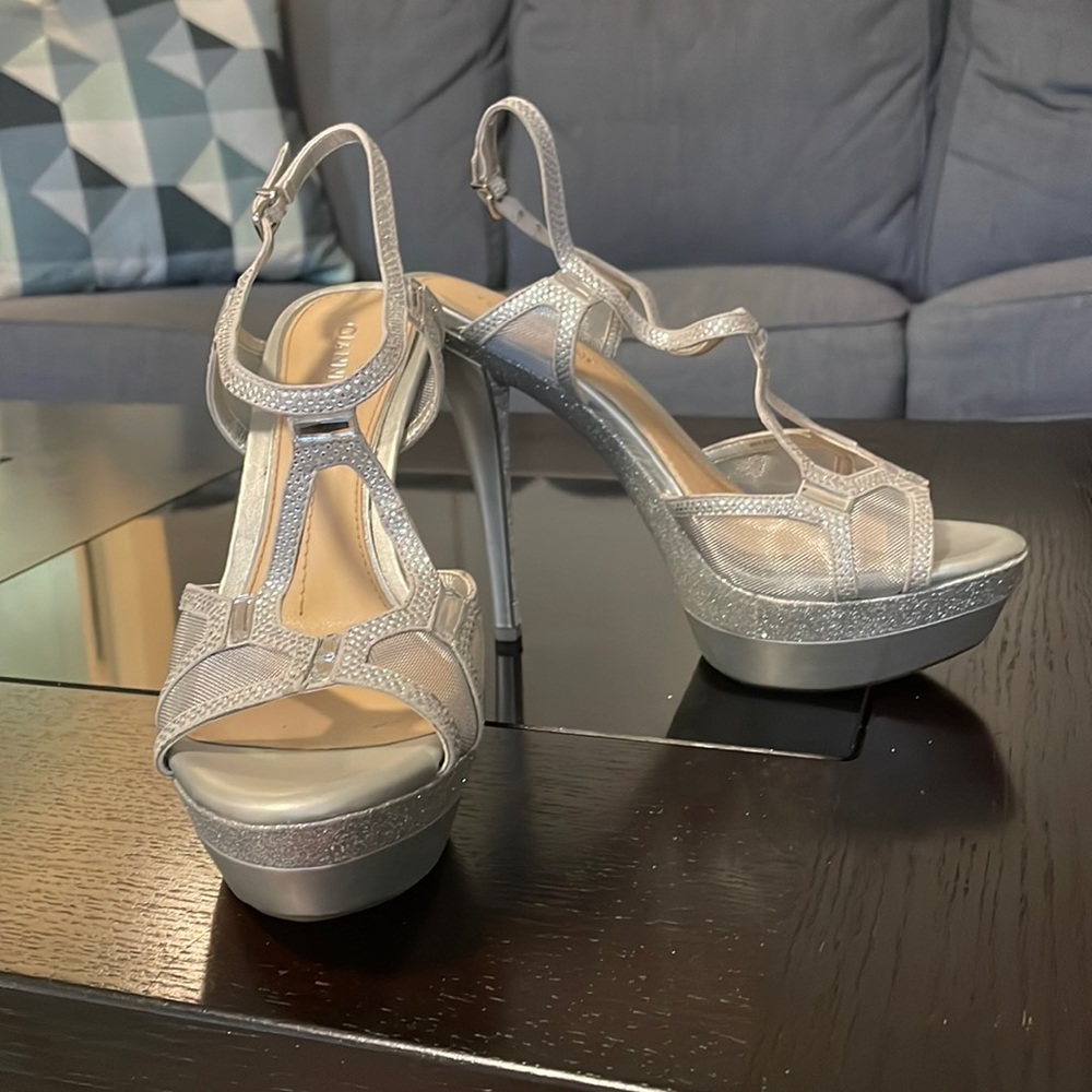 Gianni Bini Platform Heel